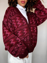 Cardigan bordeaux à motif M vintage