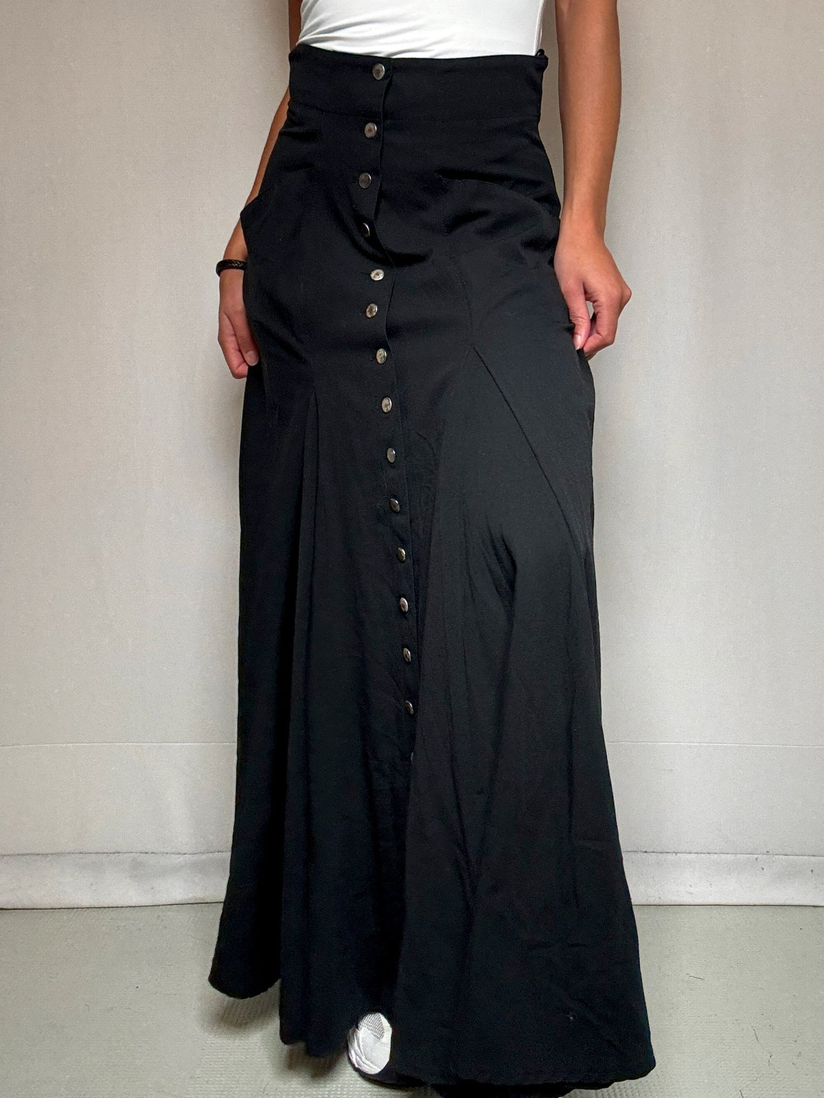 Jupe longue noire à boutons M/L vintage