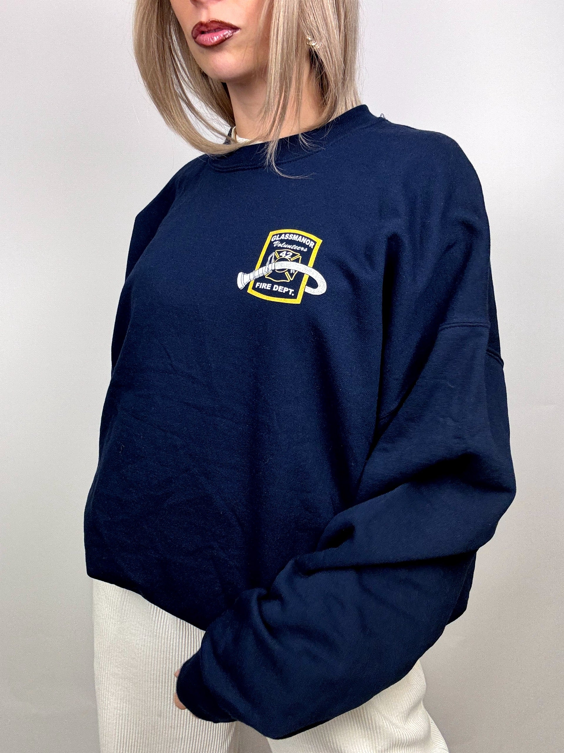 Blaues Sweatshirt mit Rundhalsausschnitt und Vintage-Grafiken in M/L