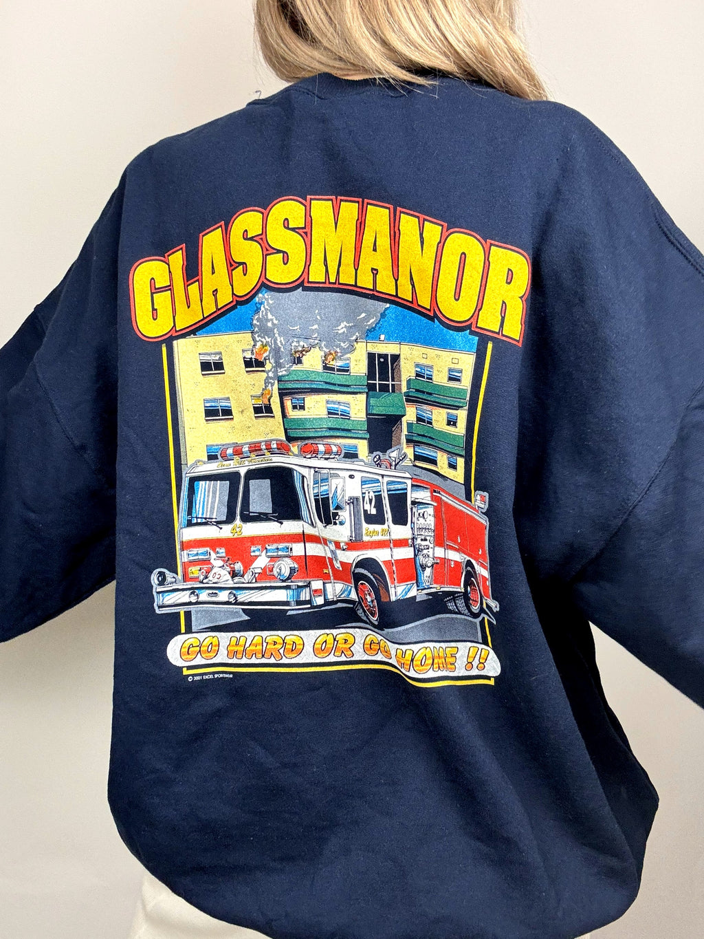 Blaues Sweatshirt mit Rundhalsausschnitt und Vintage-Grafiken in M/L
