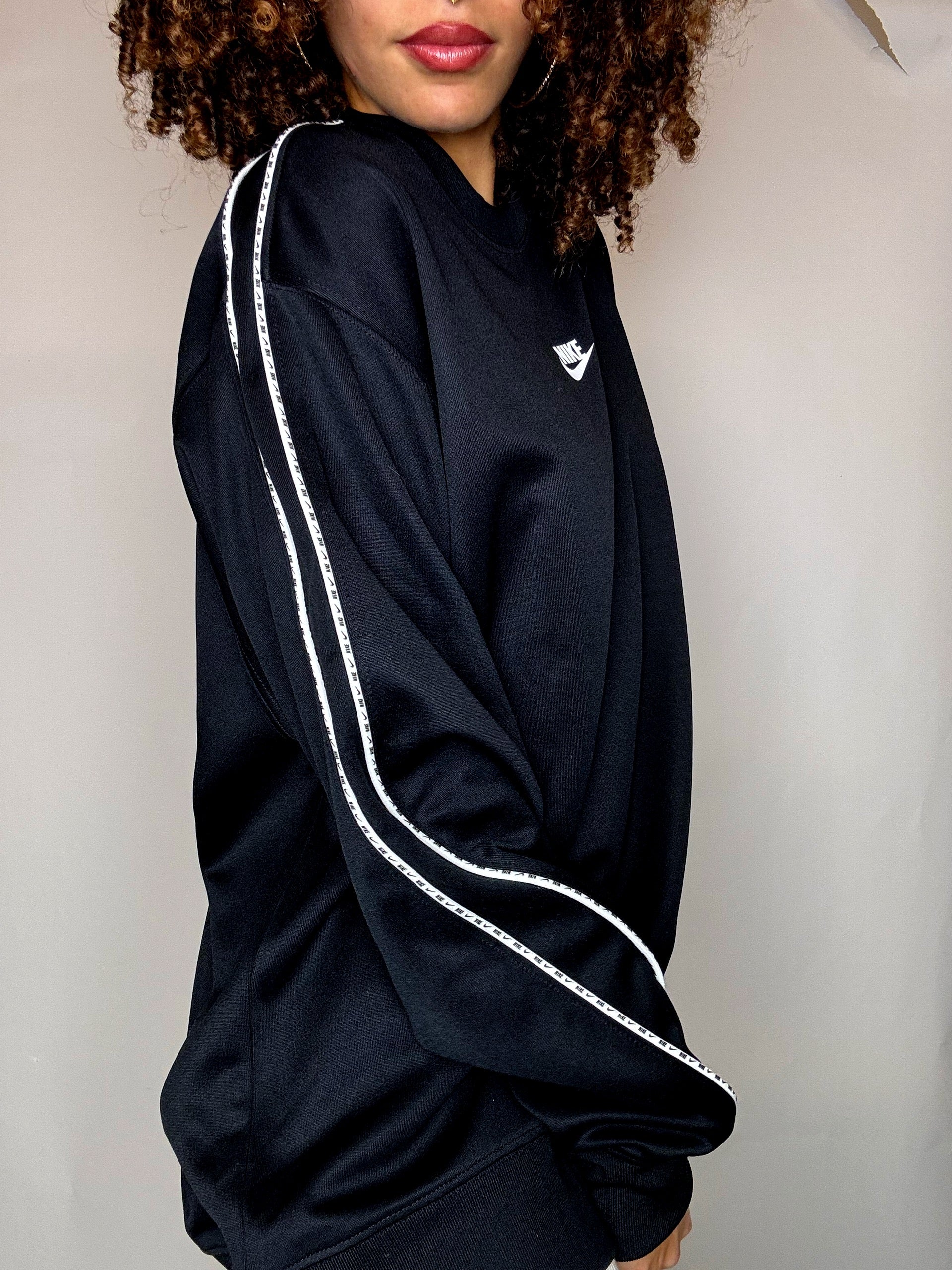 Black round-neck sweatshirt NIKE L vintage