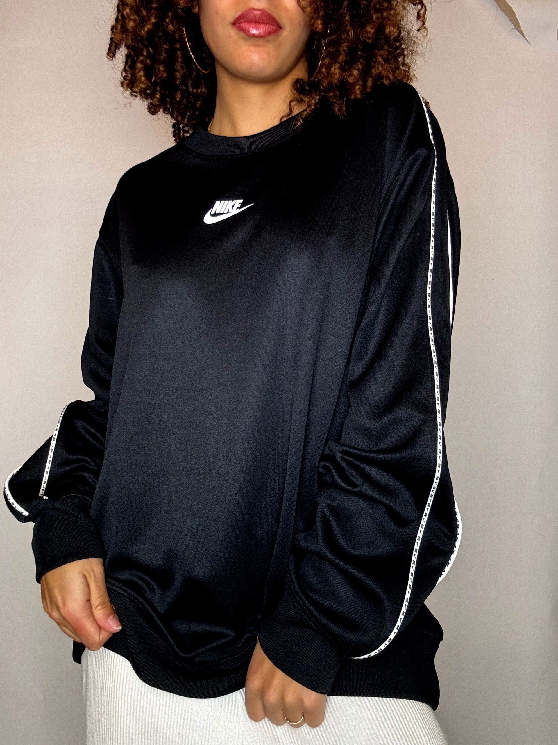 Sweat col rond noir NIKE L vintage