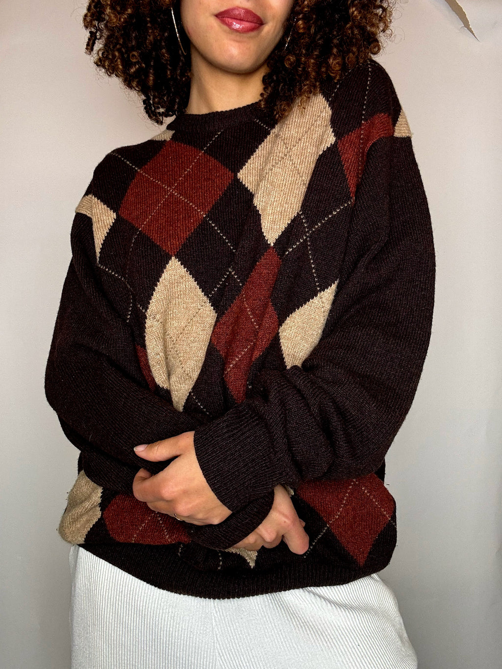 Pull en maille brun a motif argyle M vintage