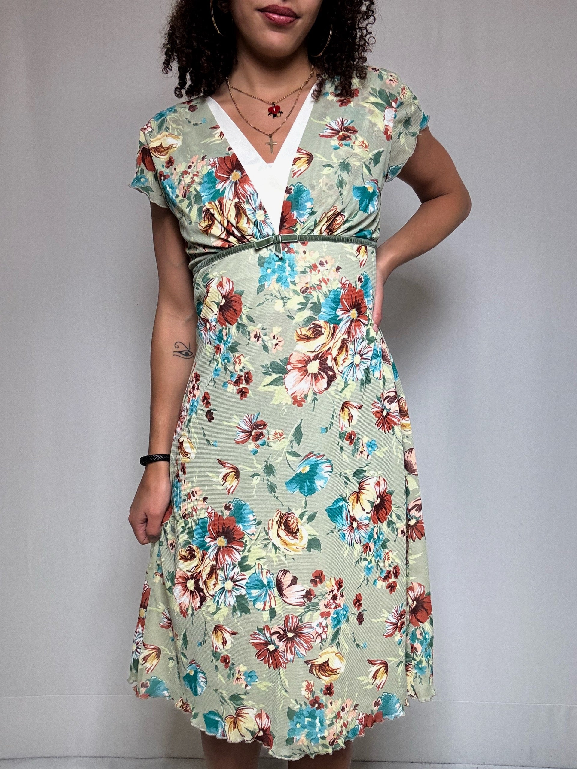 Robe courte kaki a fleurs avec détail col L vintage