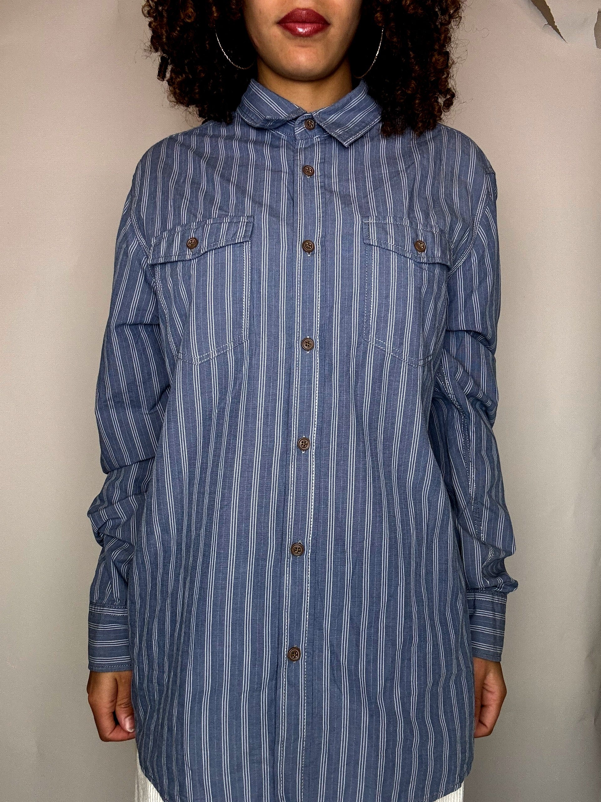 Vintage-Hemd mit blauen und weißen Streifen, Größe L