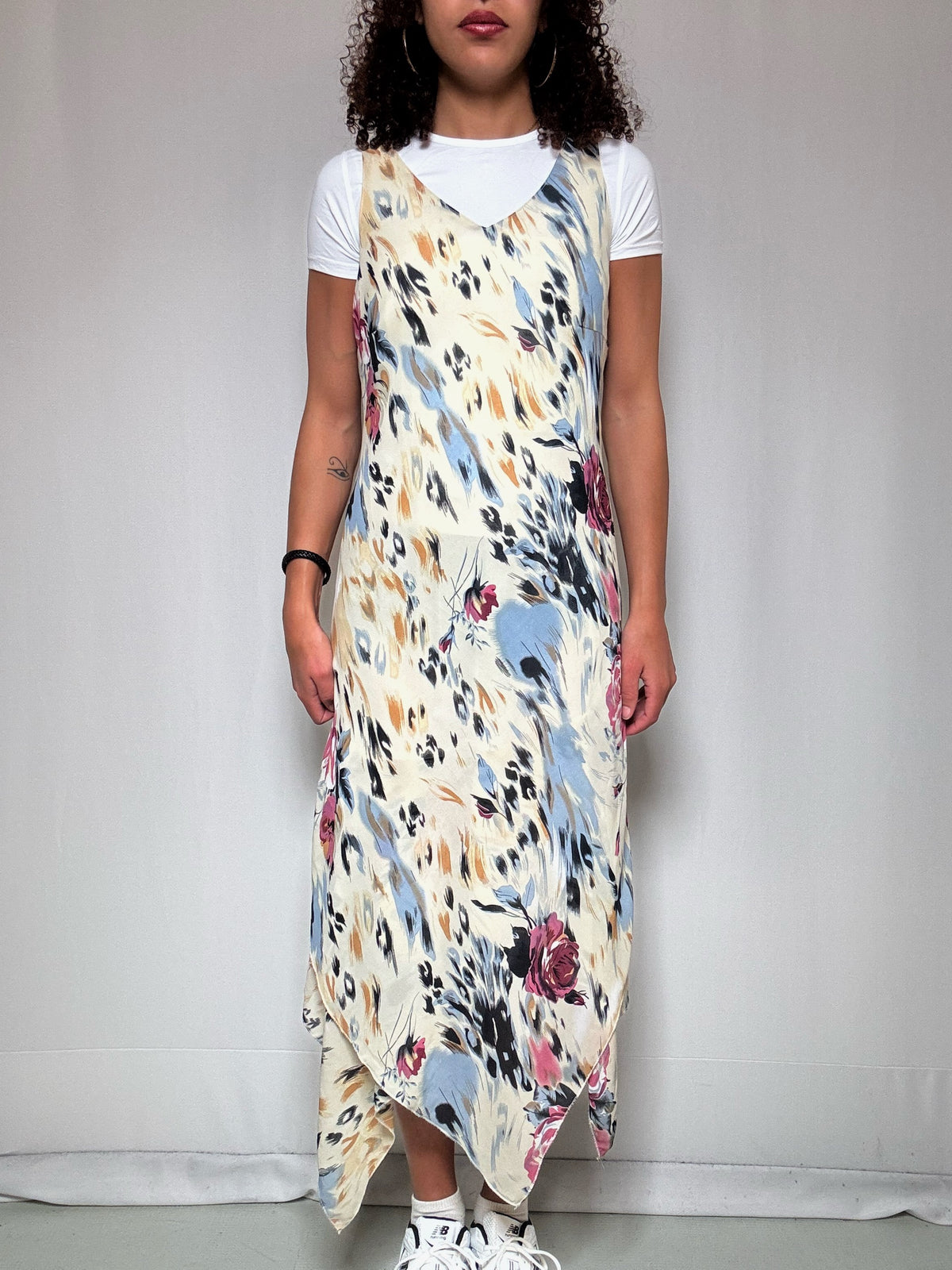 Robe crème avec motifs M vintage