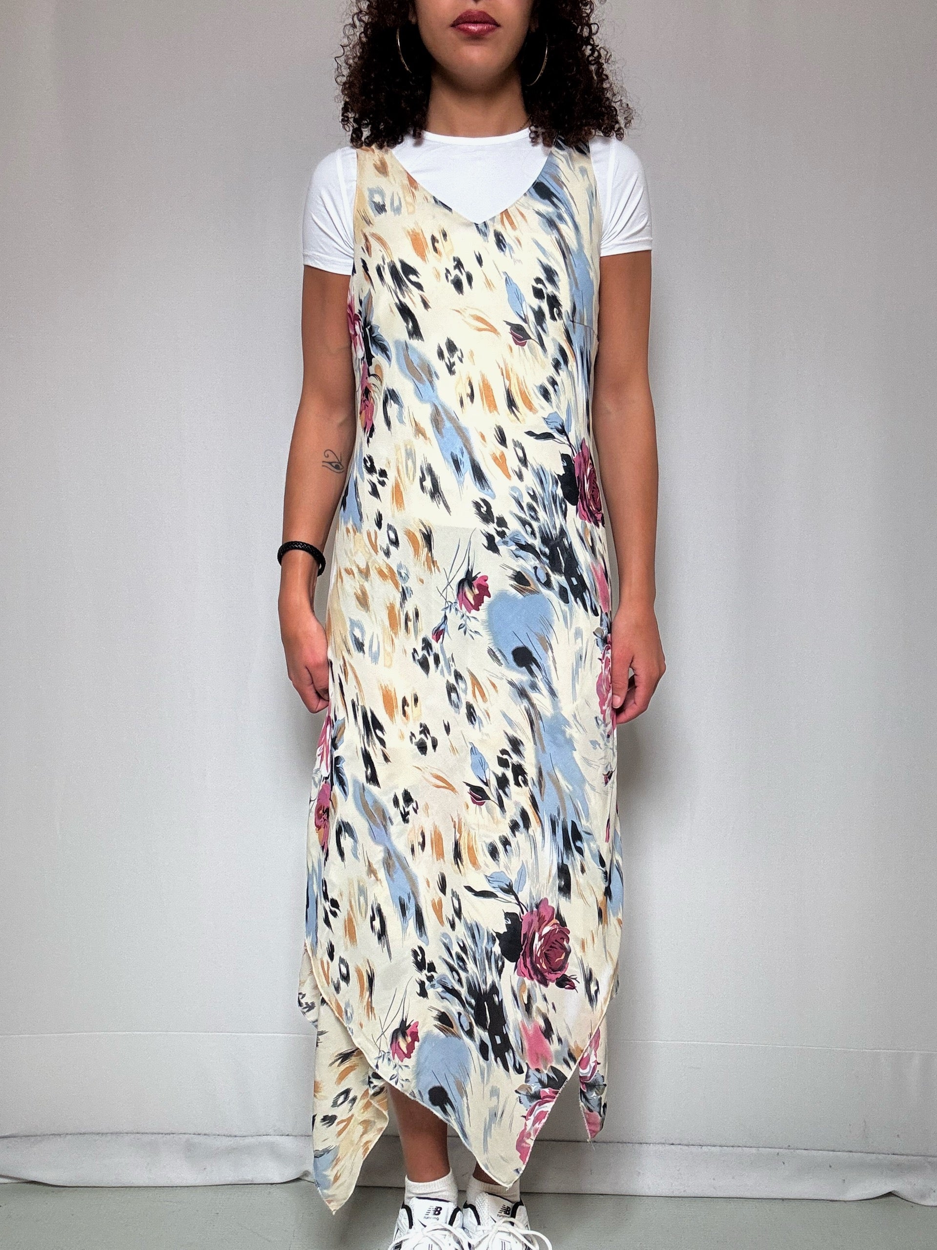 Robe crème avec motifs M vintage