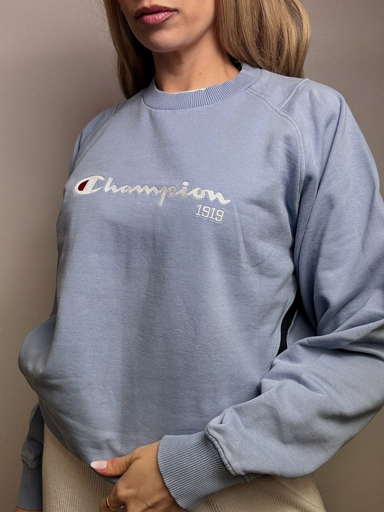 CHAMPION L Vintage himmelblaues Sweatshirt mit Rundhalsausschnitt