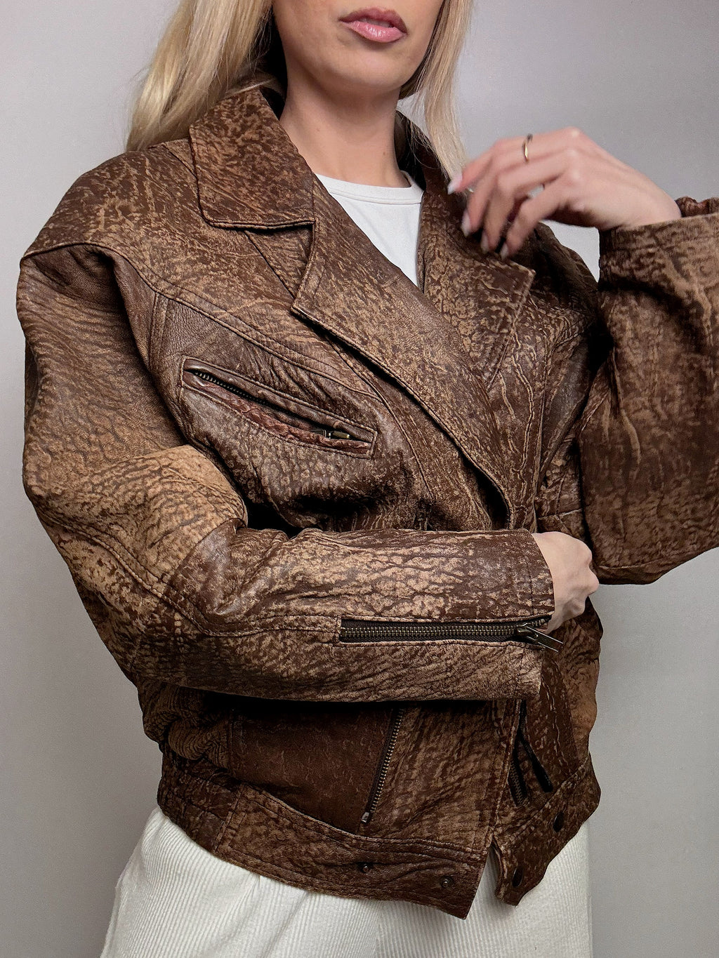 Vintage L/XL brown destroyed style leather jacket