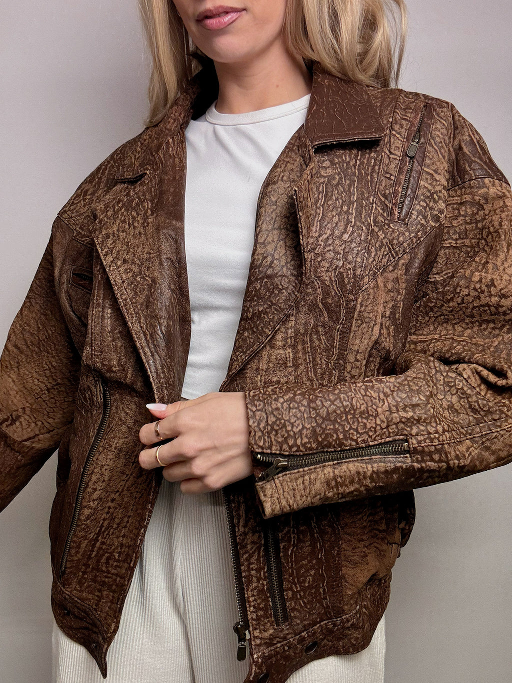 Vintage L/XL brown destroyed style leather jacket