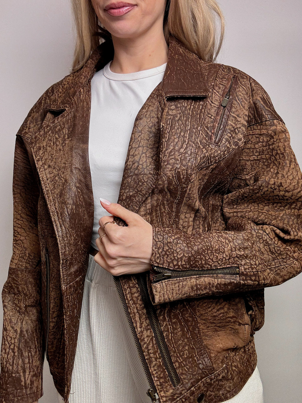 Vintage L/XL brown destroyed style leather jacket