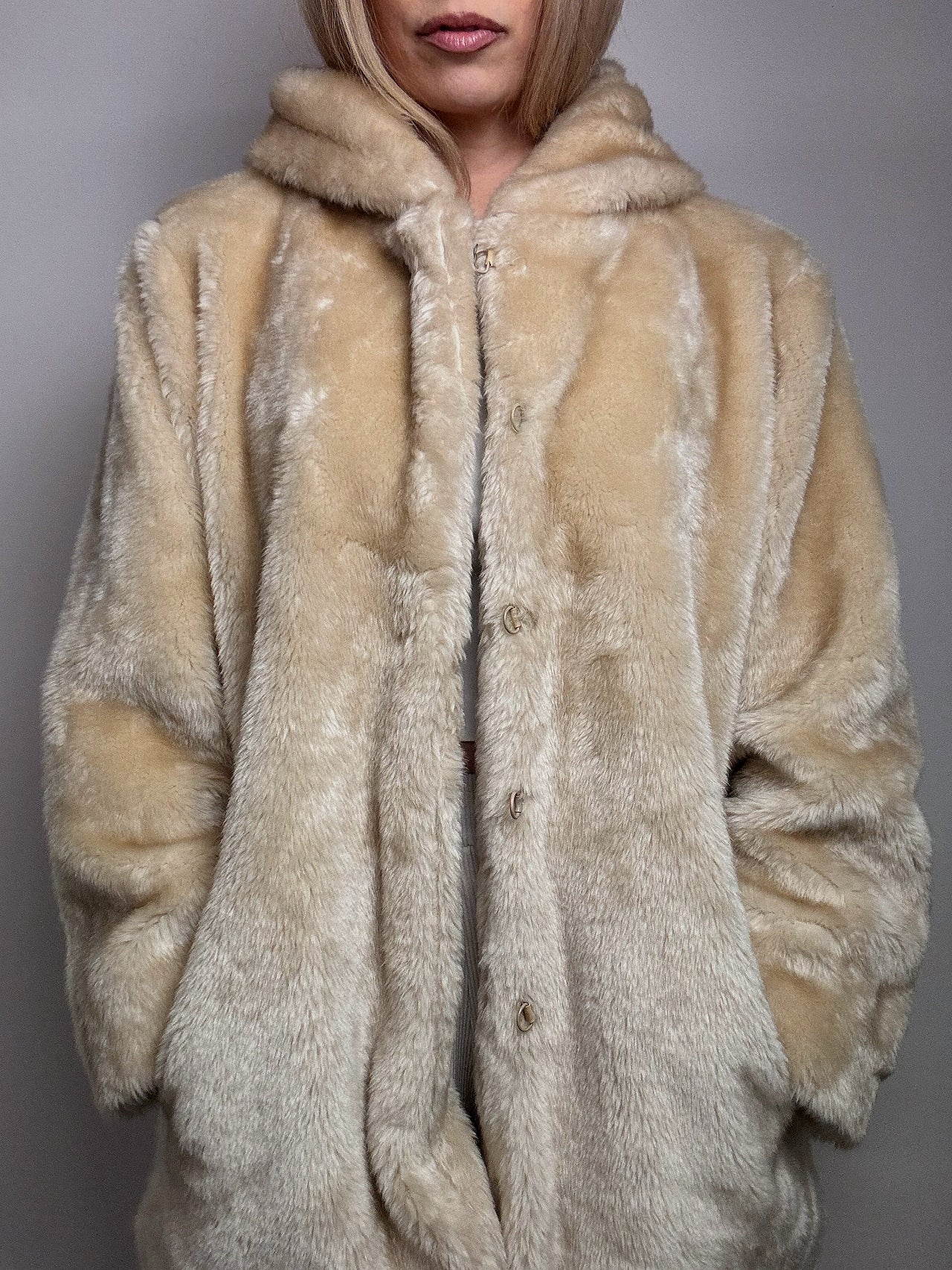 Vintage XL Cream Faux Fur Coat