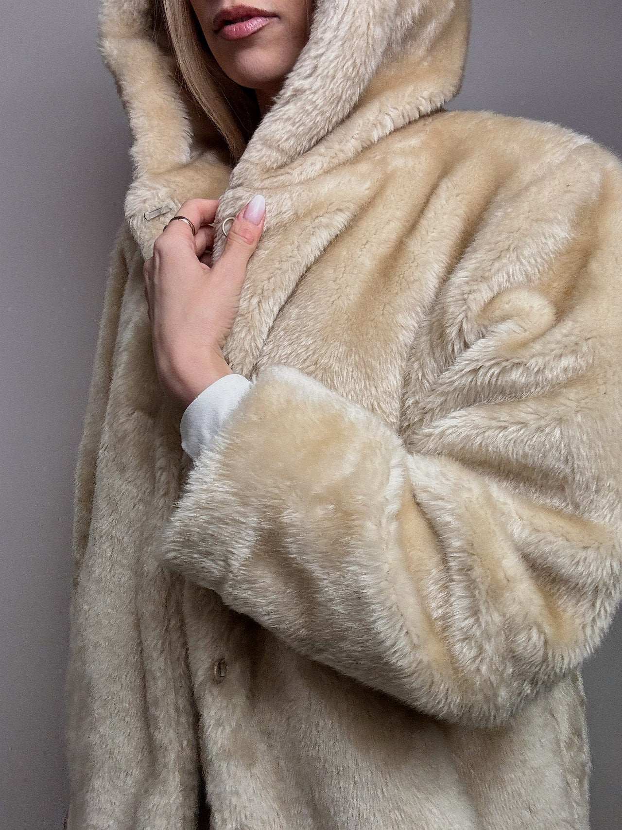 Vintage XL Cream Faux Fur Coat