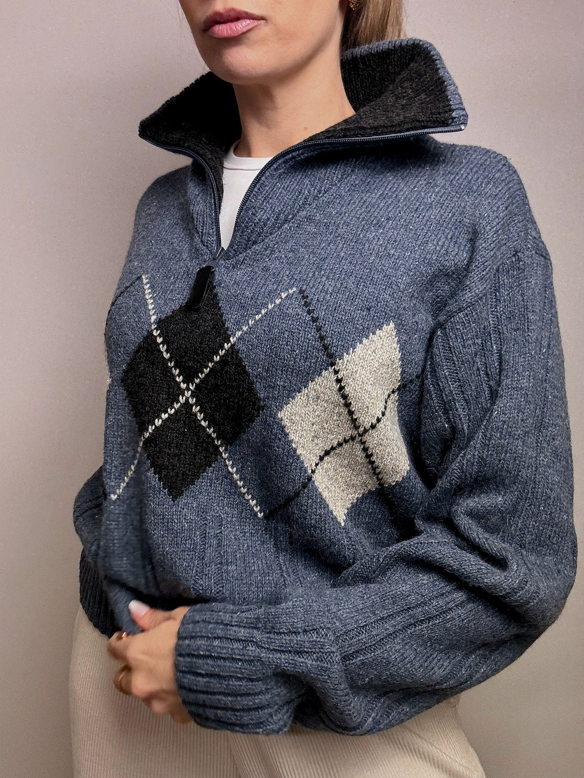 Vintage navy argyl knit sweater L