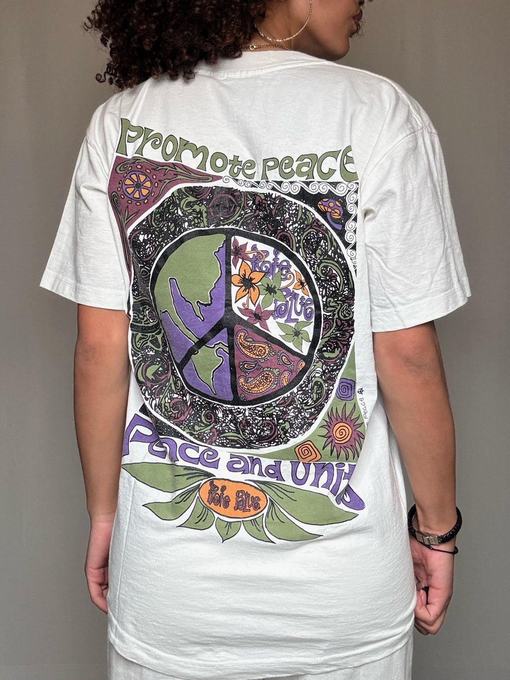 Weißes T-Shirt mit Vintage-Print, Größe M