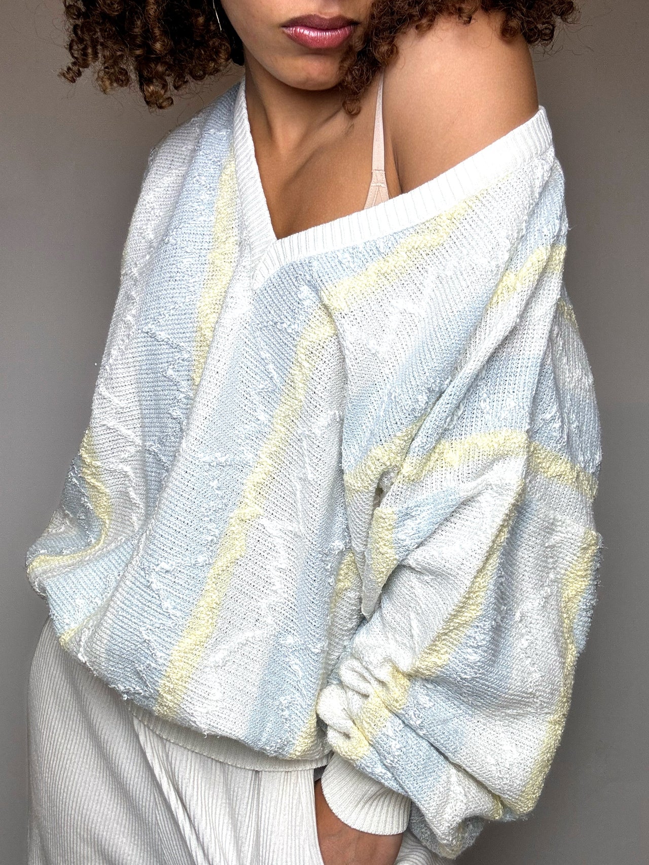 Pull en maille col V pastel M vintage