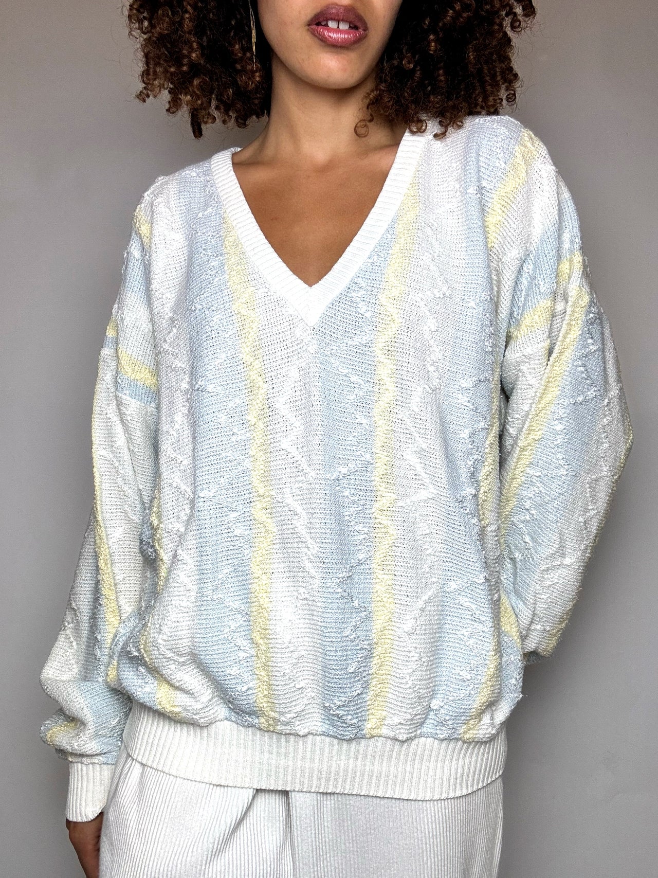 Pull en maille col V pastel M vintage