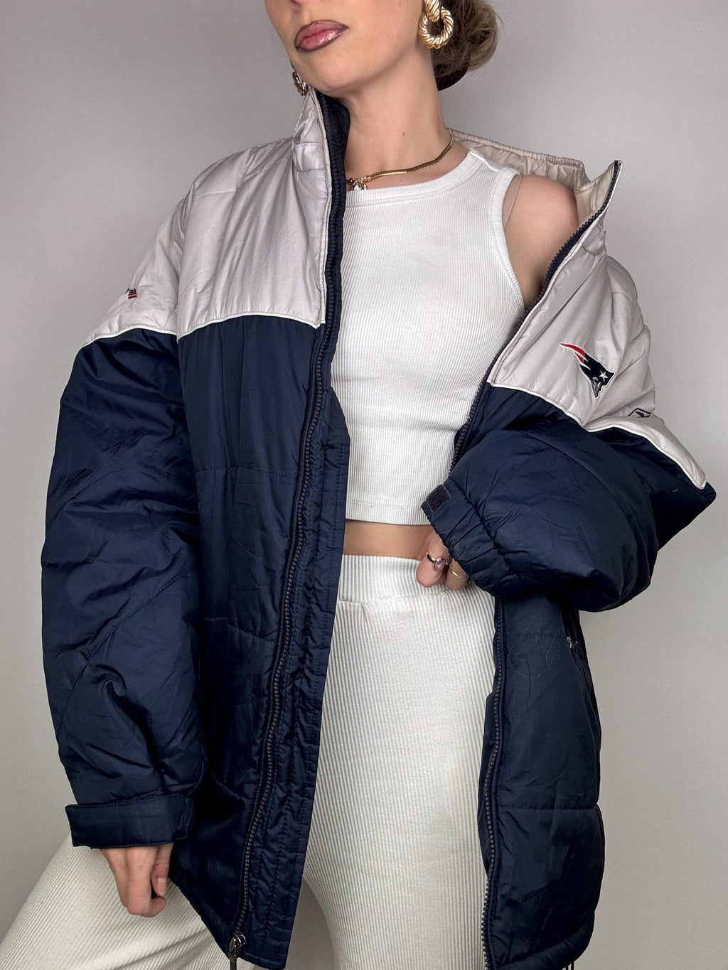 NFL + REEBOK M Vintage-Daunenjacke in Übergröße in Grau und Marineblau
