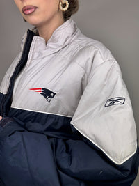 NFL + REEBOK M Vintage-Daunenjacke in Übergröße in Grau und Marineblau