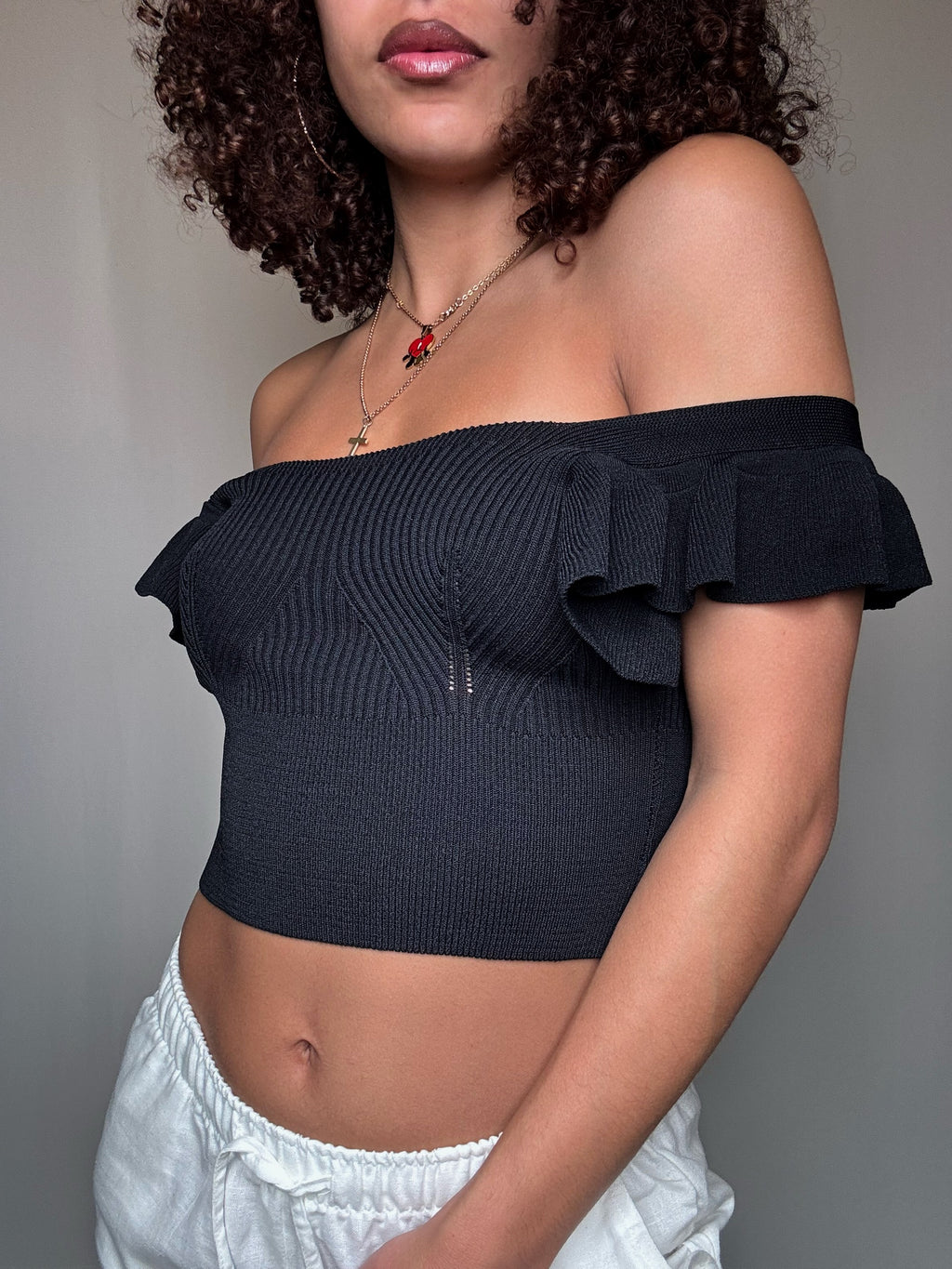 Black ribbed crop top one size vintage