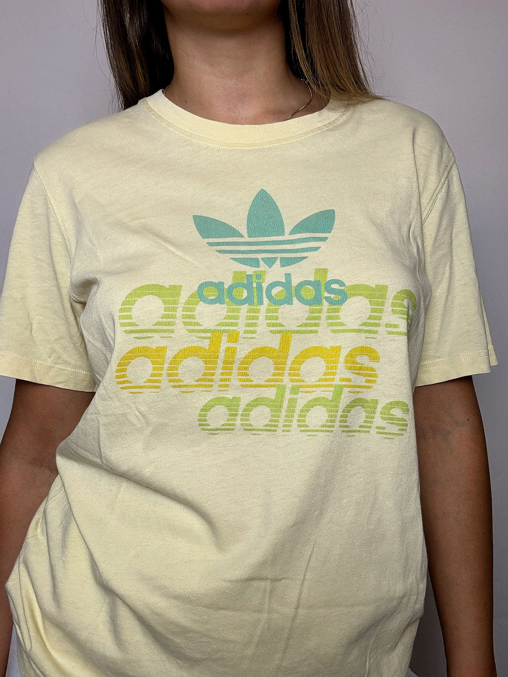Adidas S Vintage gelbes T-Shirt