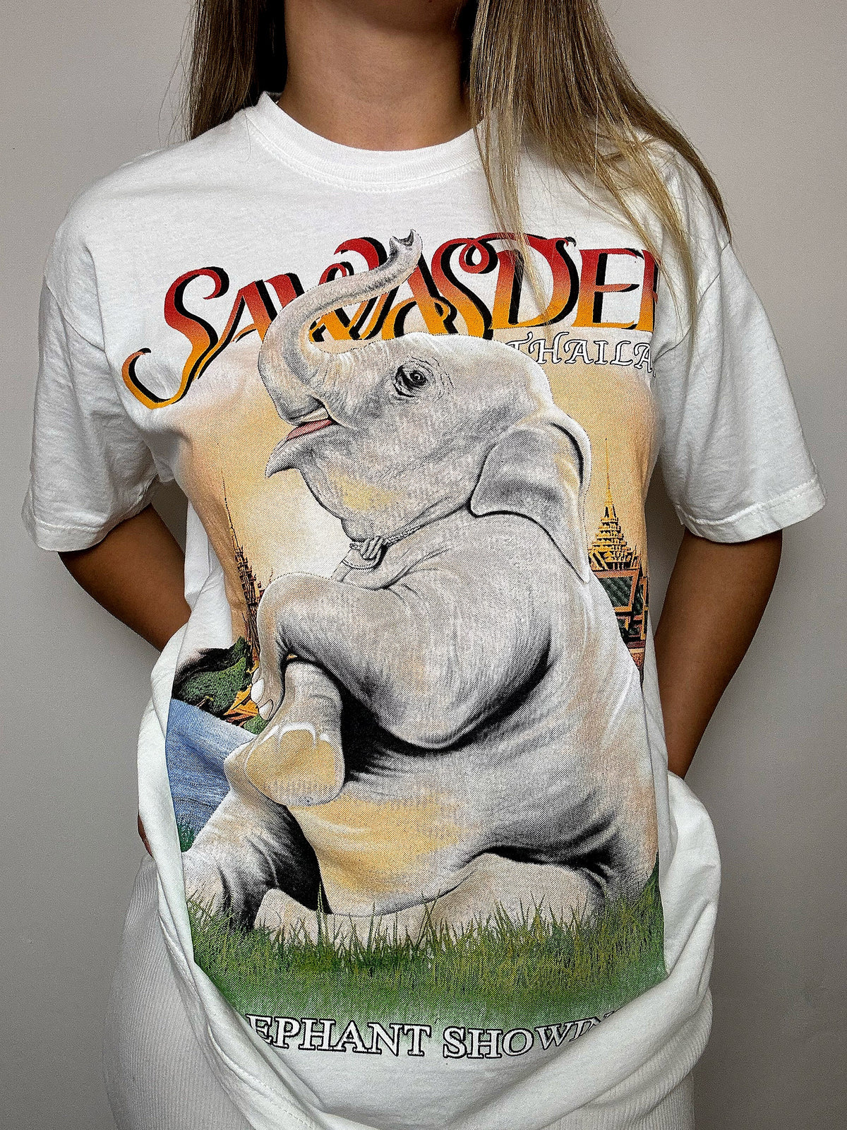 Vintage white THAILAND L t-shirt