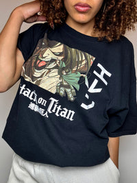 Attack on Titan L Vintage schwarzes T-Shirt