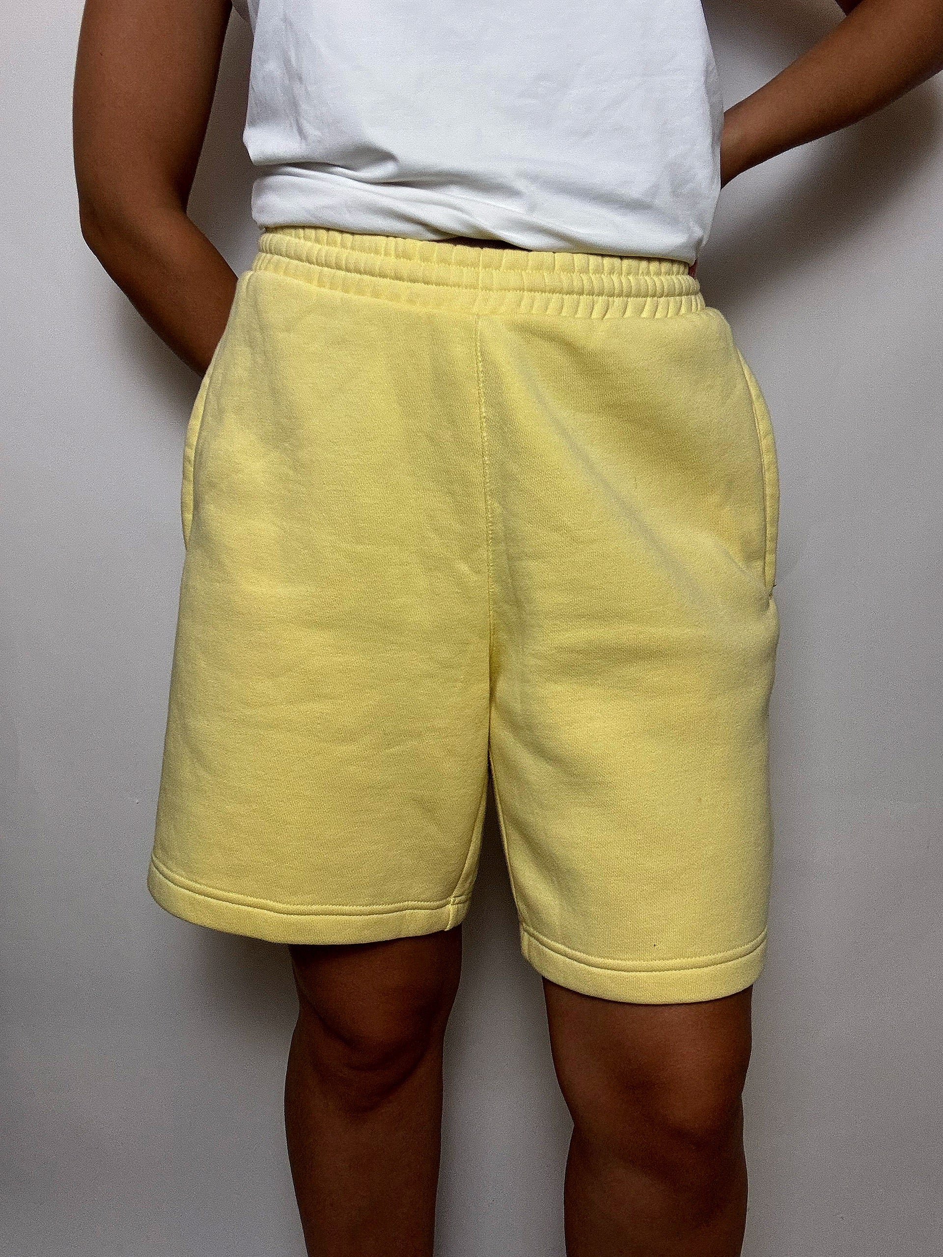 ADIDAS L vintage yellow fleece shorts