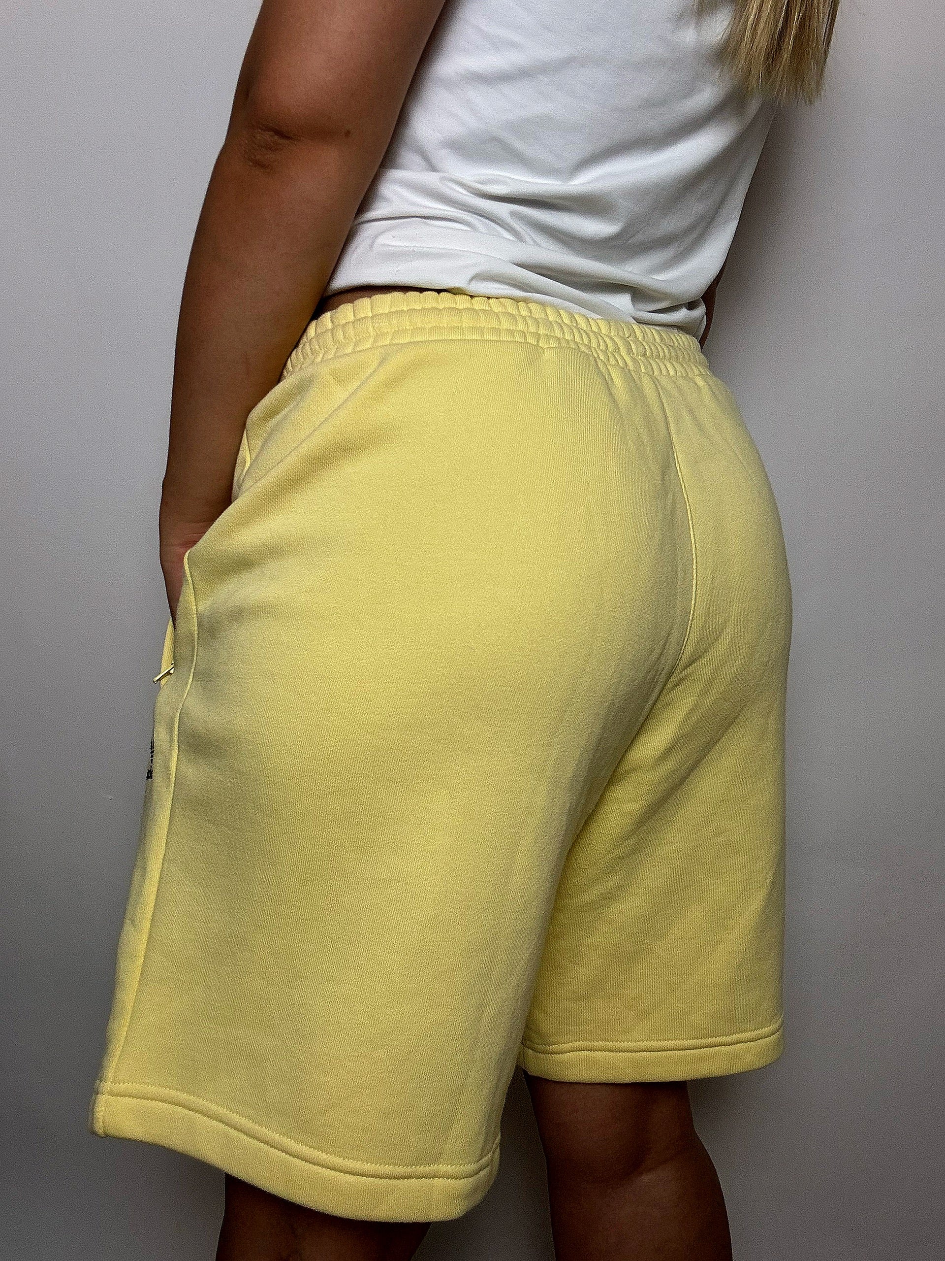 ADIDAS L vintage yellow fleece shorts