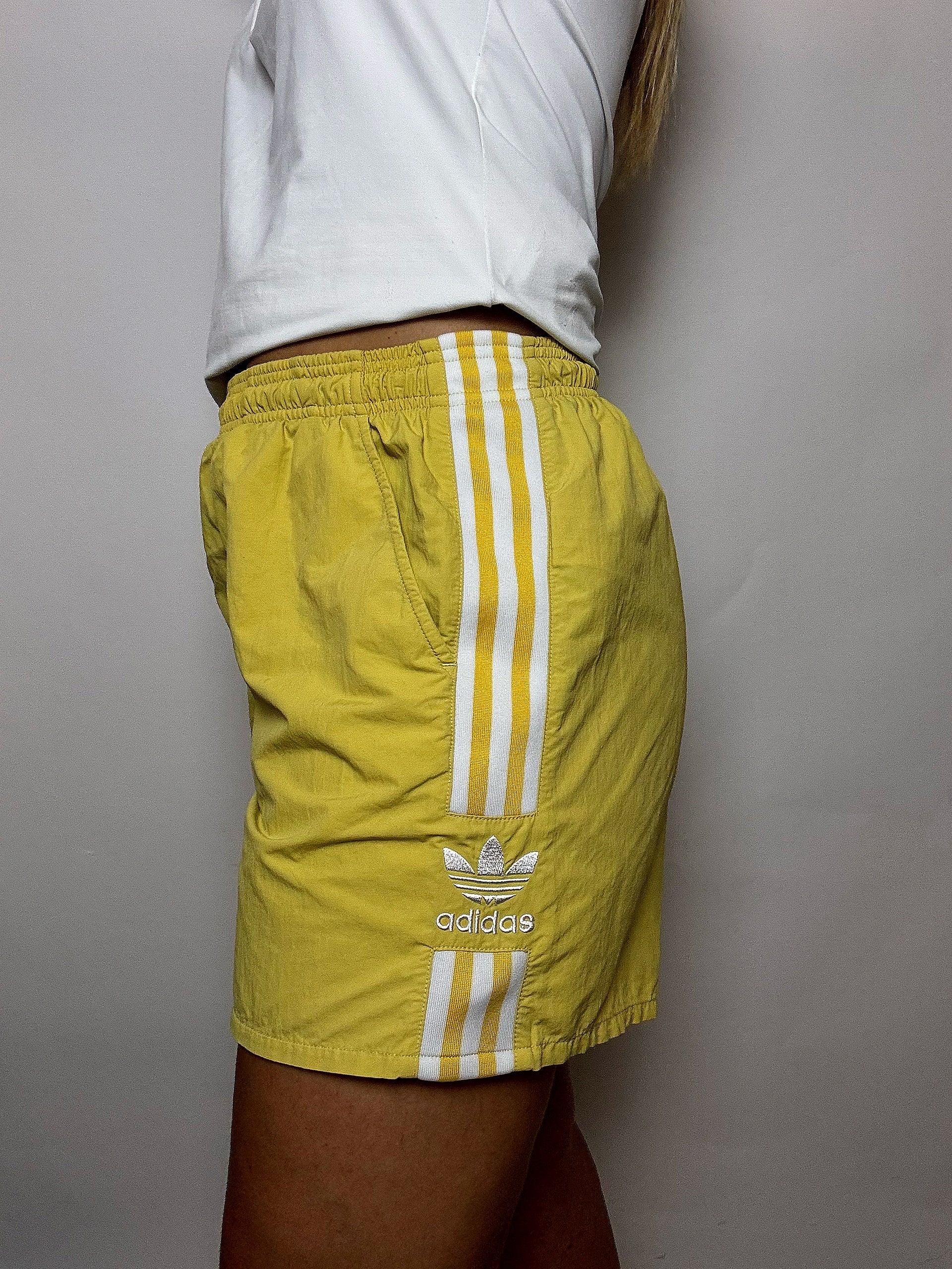 Vintage Adidas S gelbe Shorts