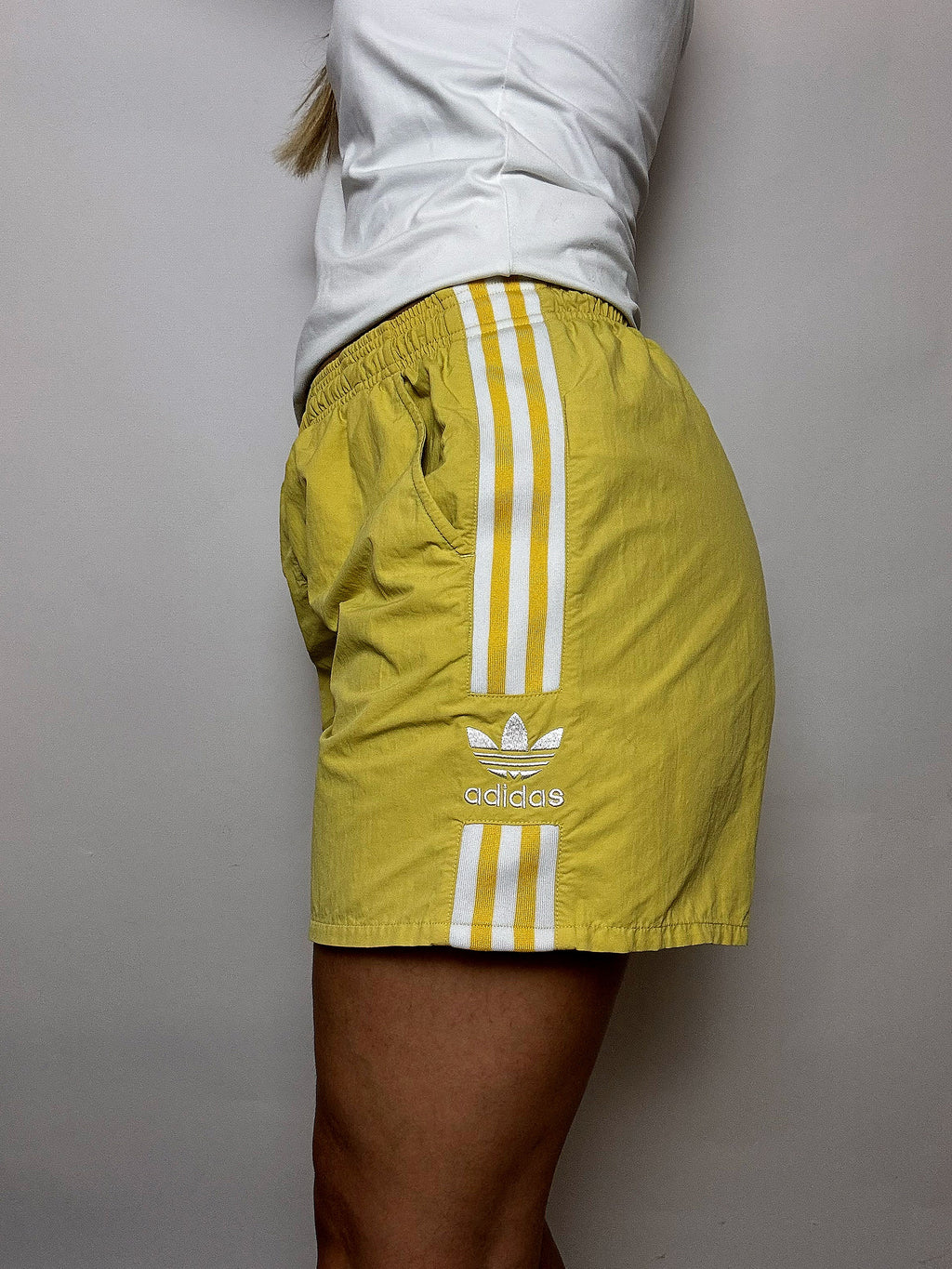 Vintage Adidas S gelbe Shorts