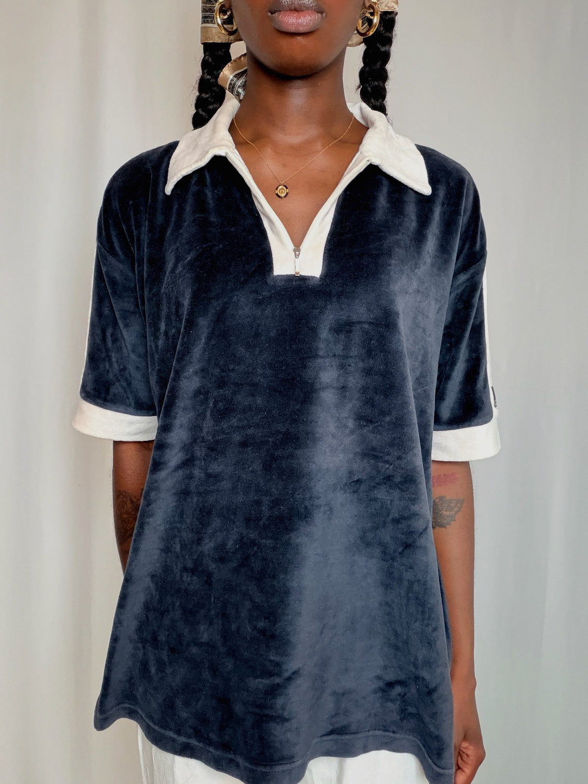 Polo en velours noir et blanc Chevignon L vintage