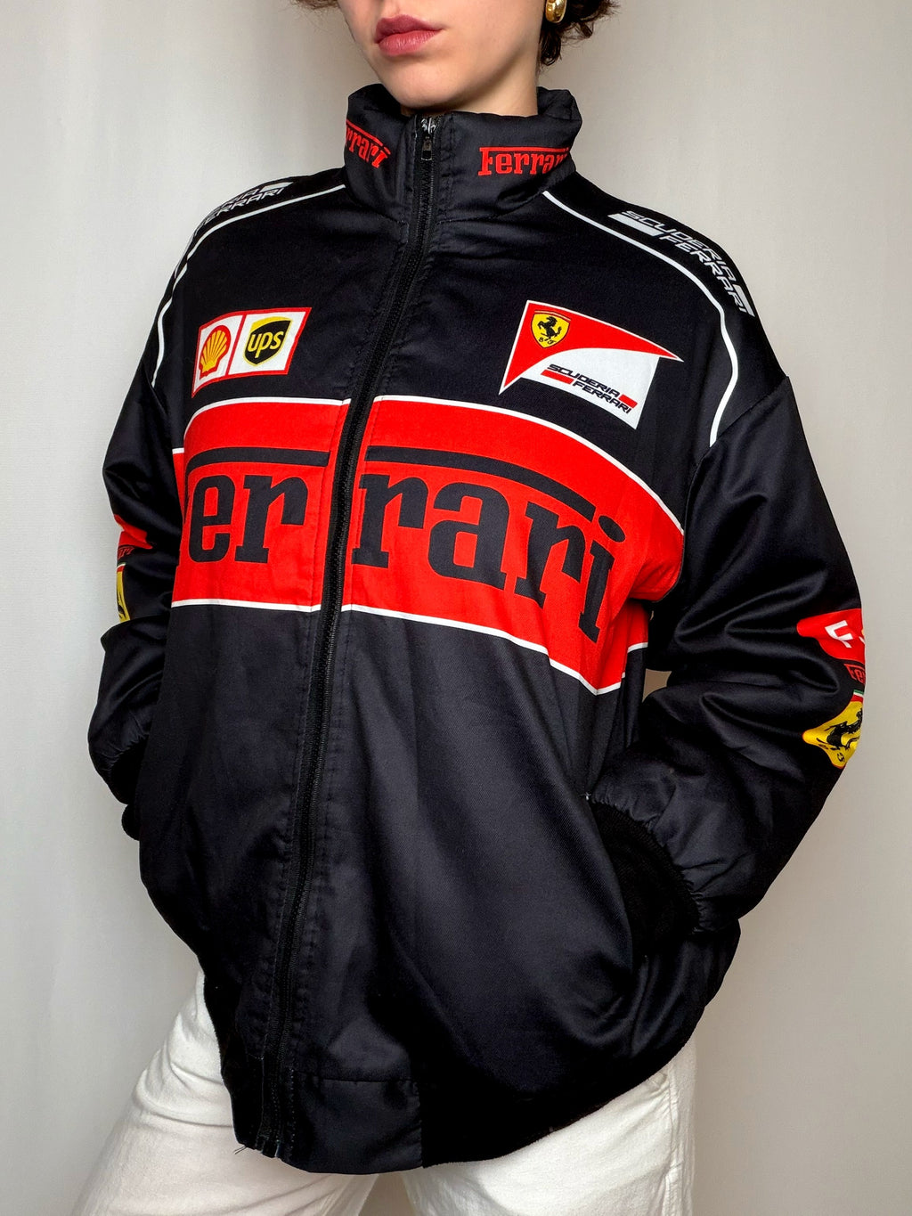 bomber noire et rouge Ferrari L vintage