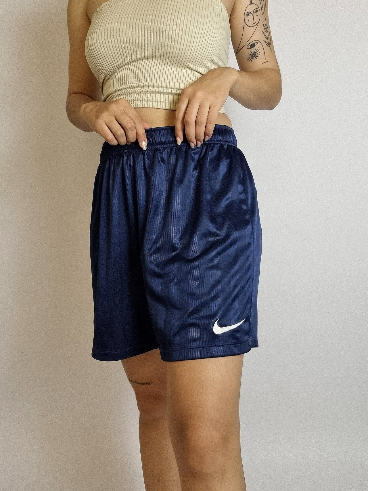 Short vintage bleu foncé Nike L