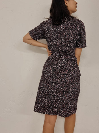 Robe courte vintage noire  et grise à fleurs S/M