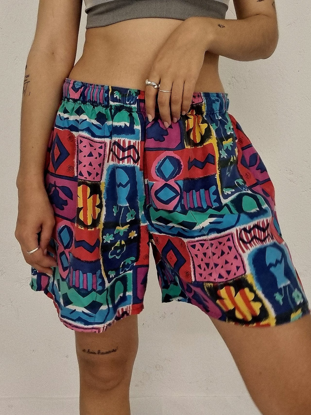 Short vintage en soie multicolore à motifs XL