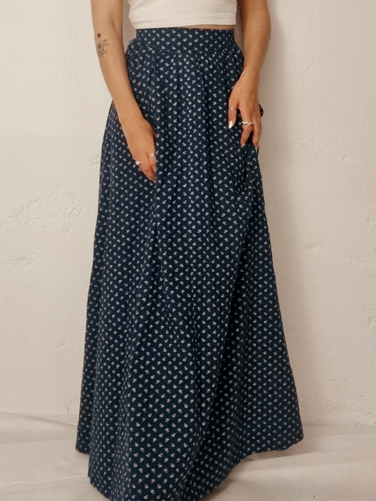 Jupe longue vintage bleue foncée  à fleurs Xs/S