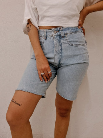 Hellblaue Vintage-Jeansshorts lang M