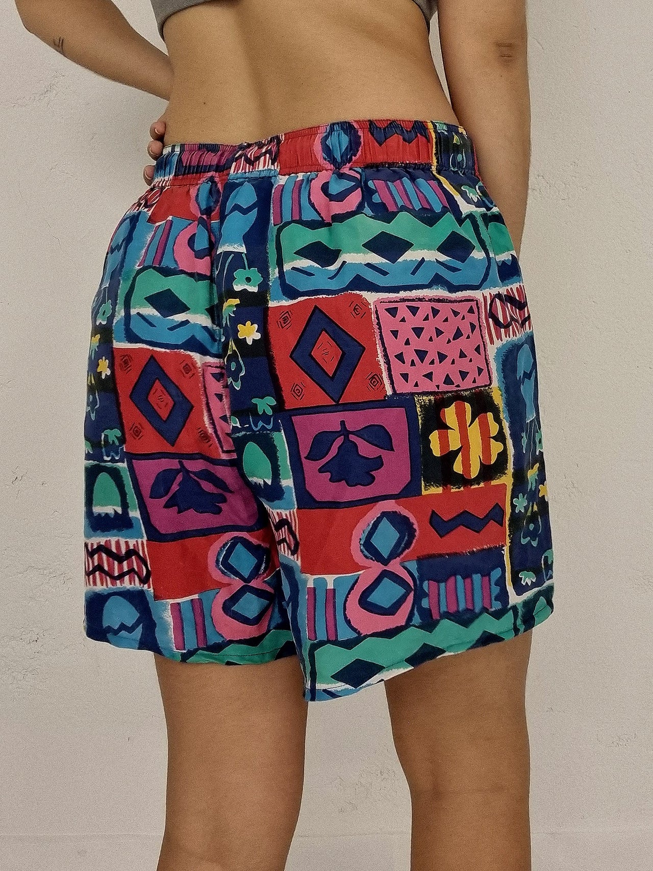 Short vintage en soie multicolore à motifs XL