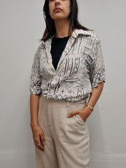 Chemise vintage blanche à motifs M