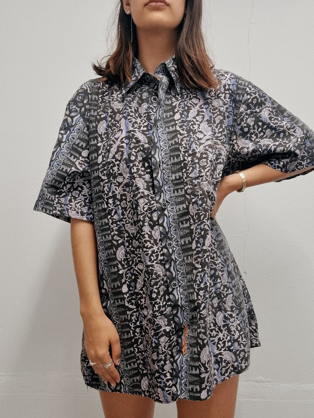 Chemise vintage noire et bleue à motifs L