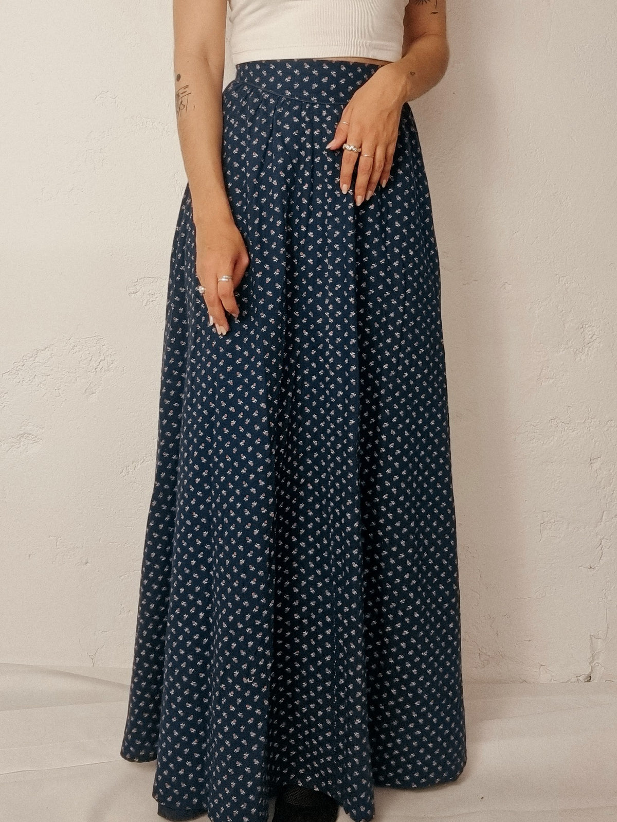 Jupe longue vintage bleue foncée  à fleurs Xs/S
