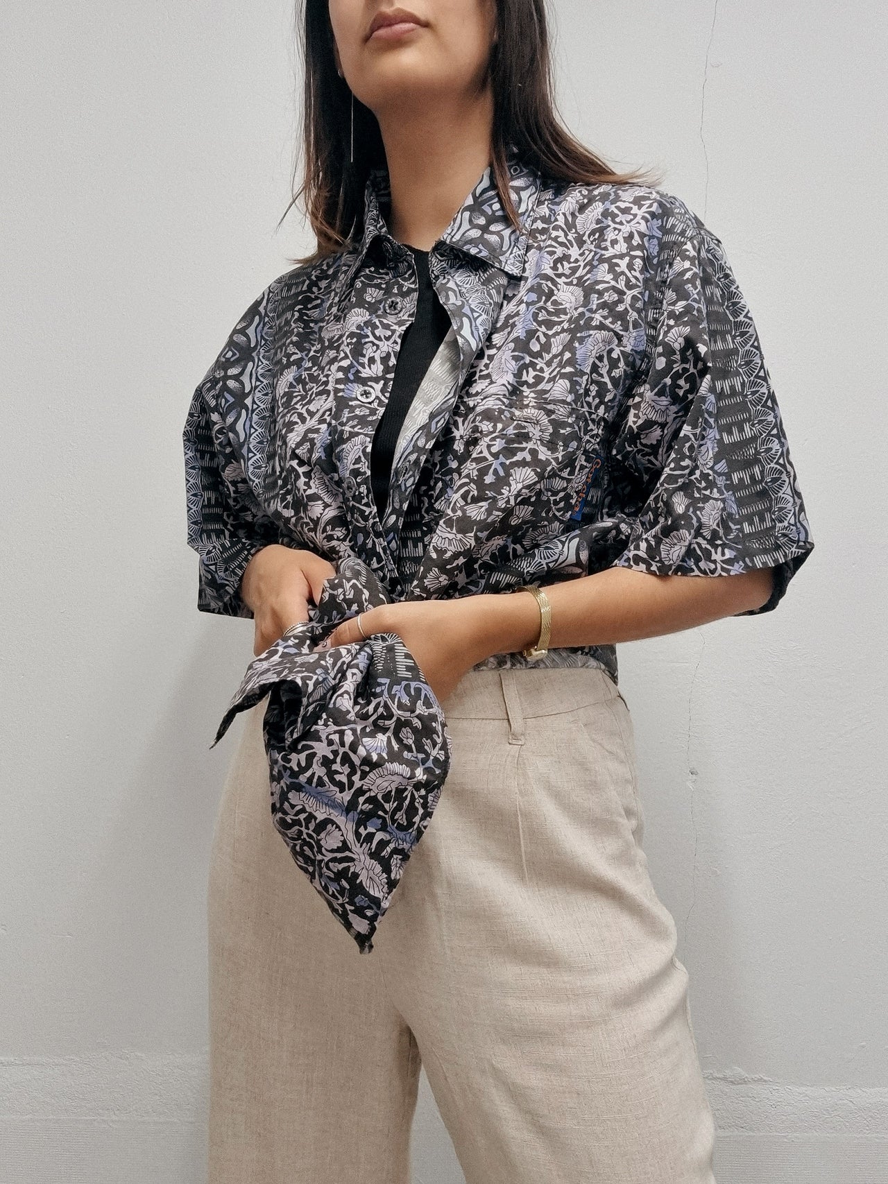 Chemise vintage noire et bleue à motifs L