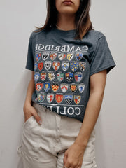 Dunkelgraues Vintage-T-Shirt mit Aufnähern S