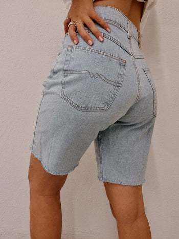 Hellblaue Vintage-Jeansshorts lang M