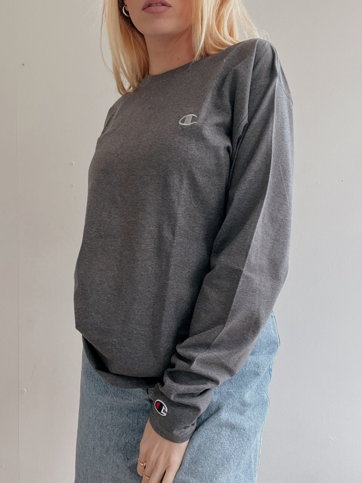 Champion M graues Vintage-Langarm-T-Shirt