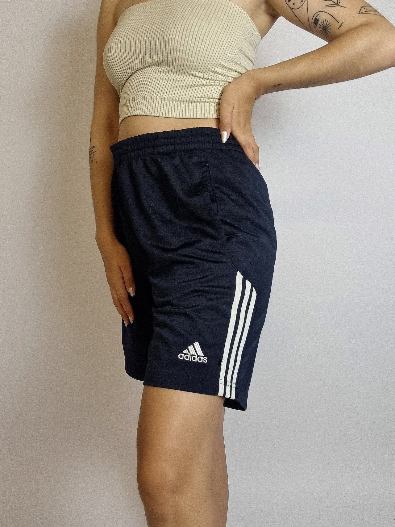 Short vintage bleu foncé Adidas M