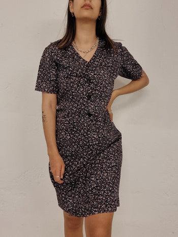 Robe courte vintage noire  et grise à fleurs S/M