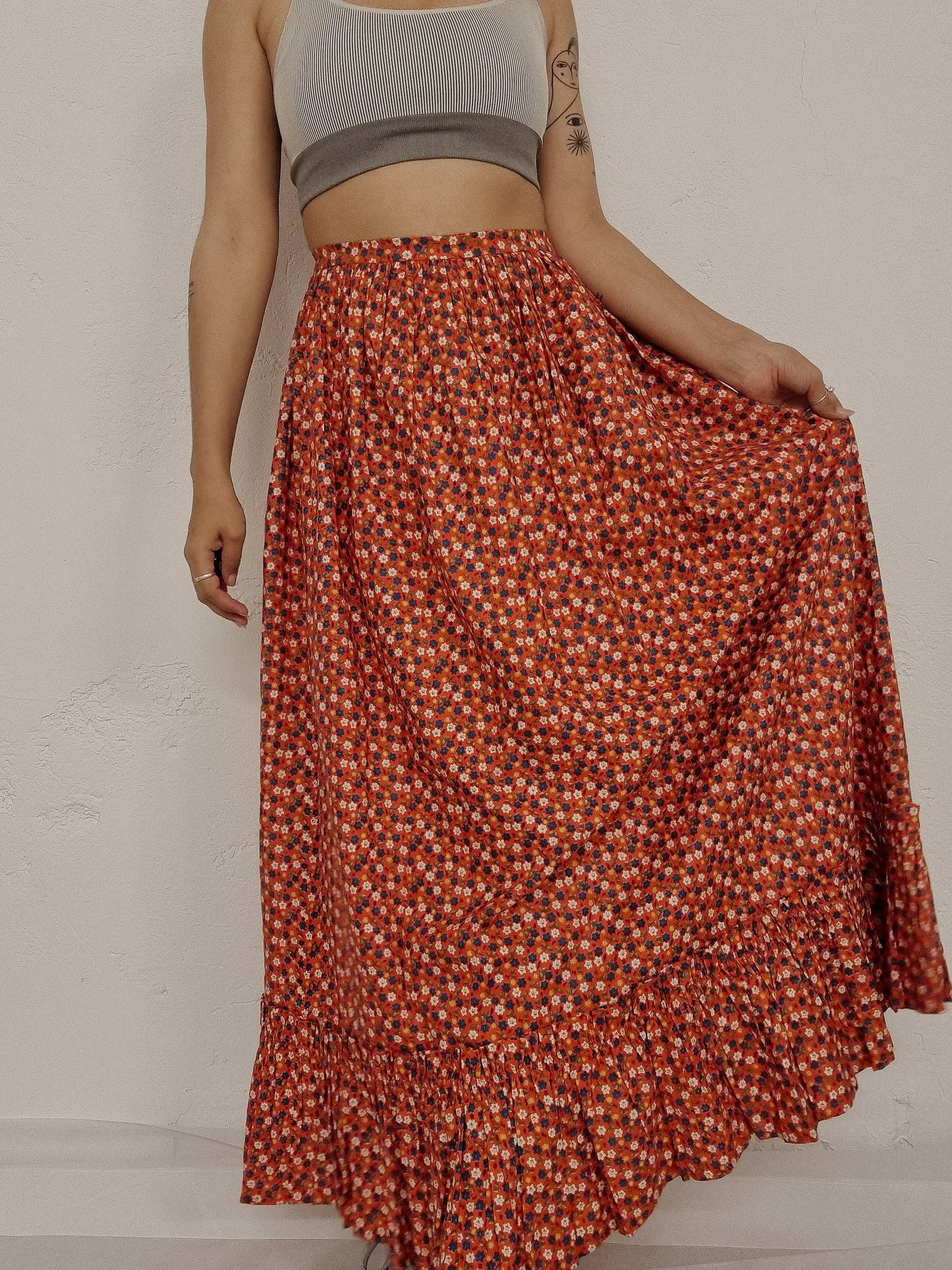 Langer Vintage-Rock mit Blumenmuster in Rot-Orange S 