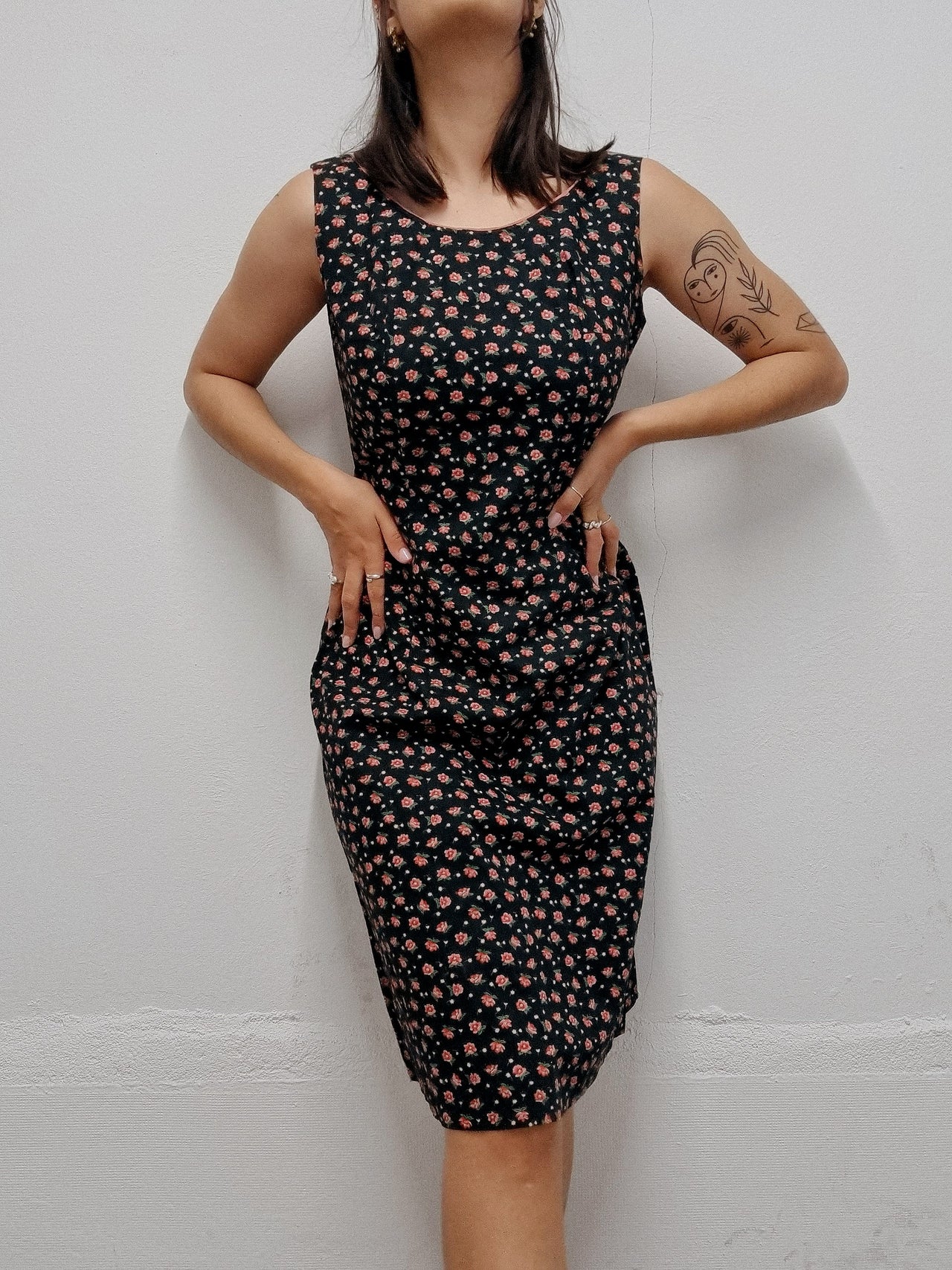 Black vintage dress with pink flowers S